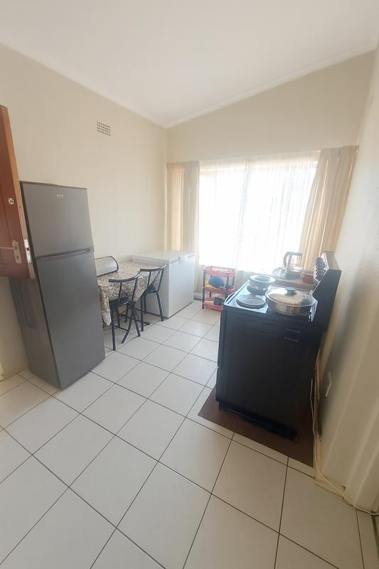 2 Bedroom Property for Sale in Goodwood Central Western Cape